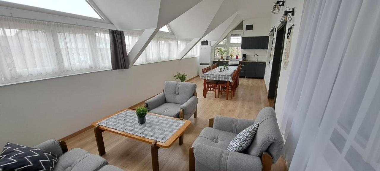 Babi Apartmanhaz Gyenesdiás エクステリア 写真