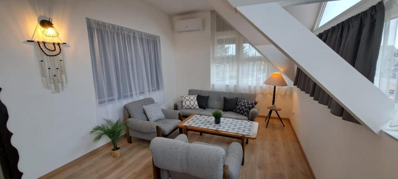 Babi Apartmanhaz Gyenesdiás エクステリア 写真
