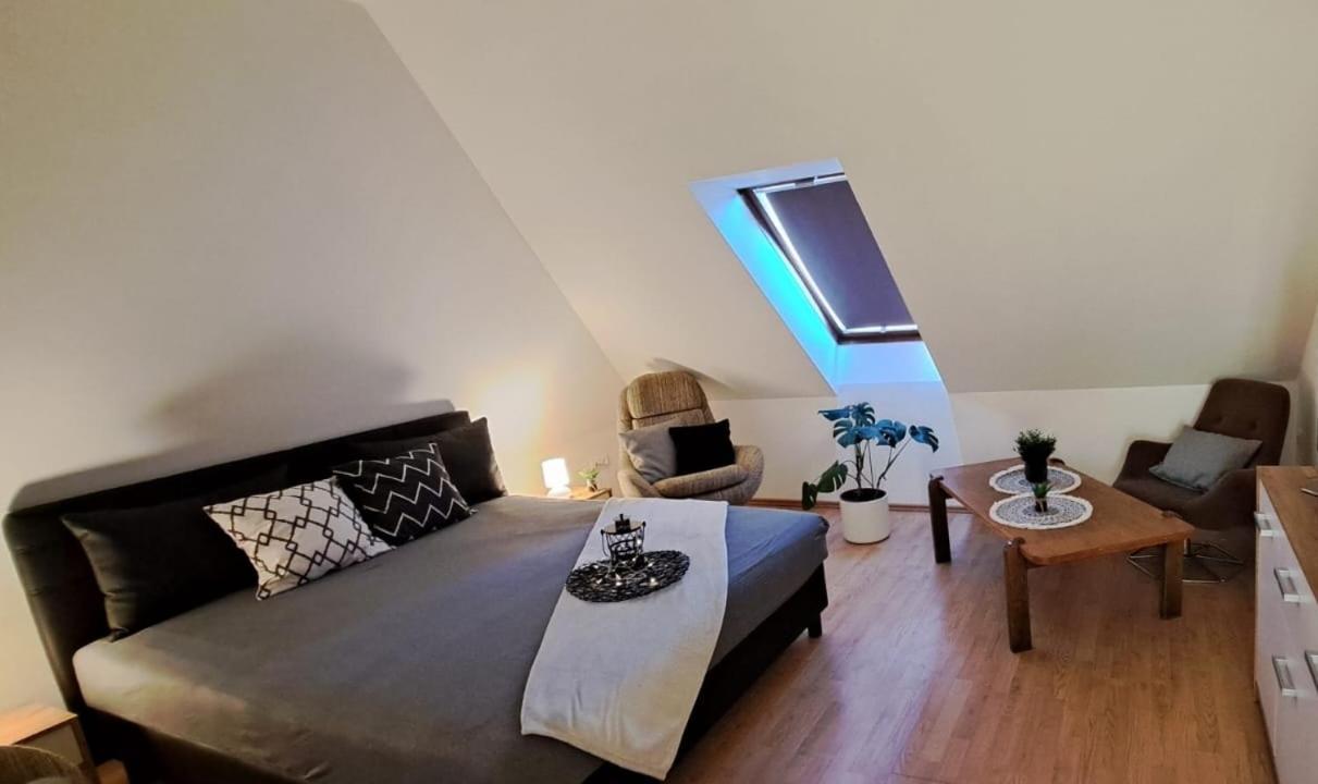 Babi Apartmanhaz Gyenesdiás エクステリア 写真