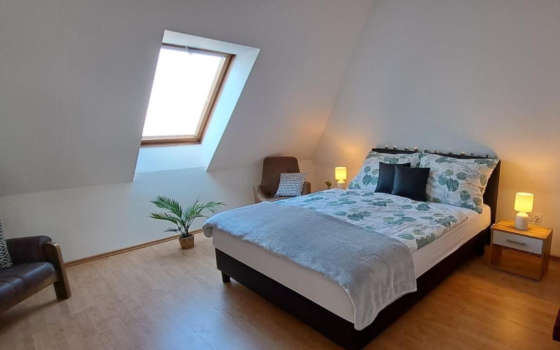 Babi Apartmanhaz Gyenesdiás エクステリア 写真
