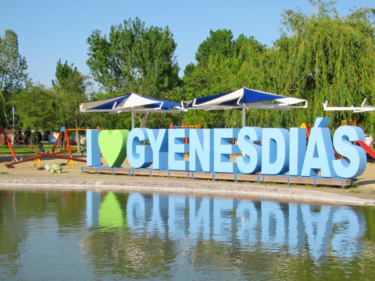 Babi Apartmanhaz Gyenesdiás エクステリア 写真